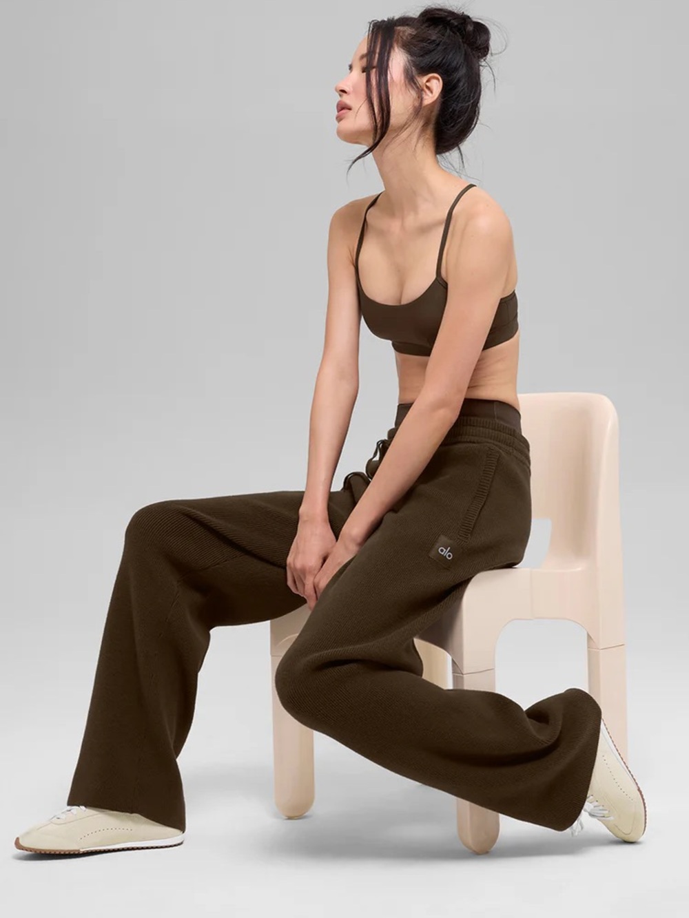 ALO Scholar Straight Leg Pants in Espresso